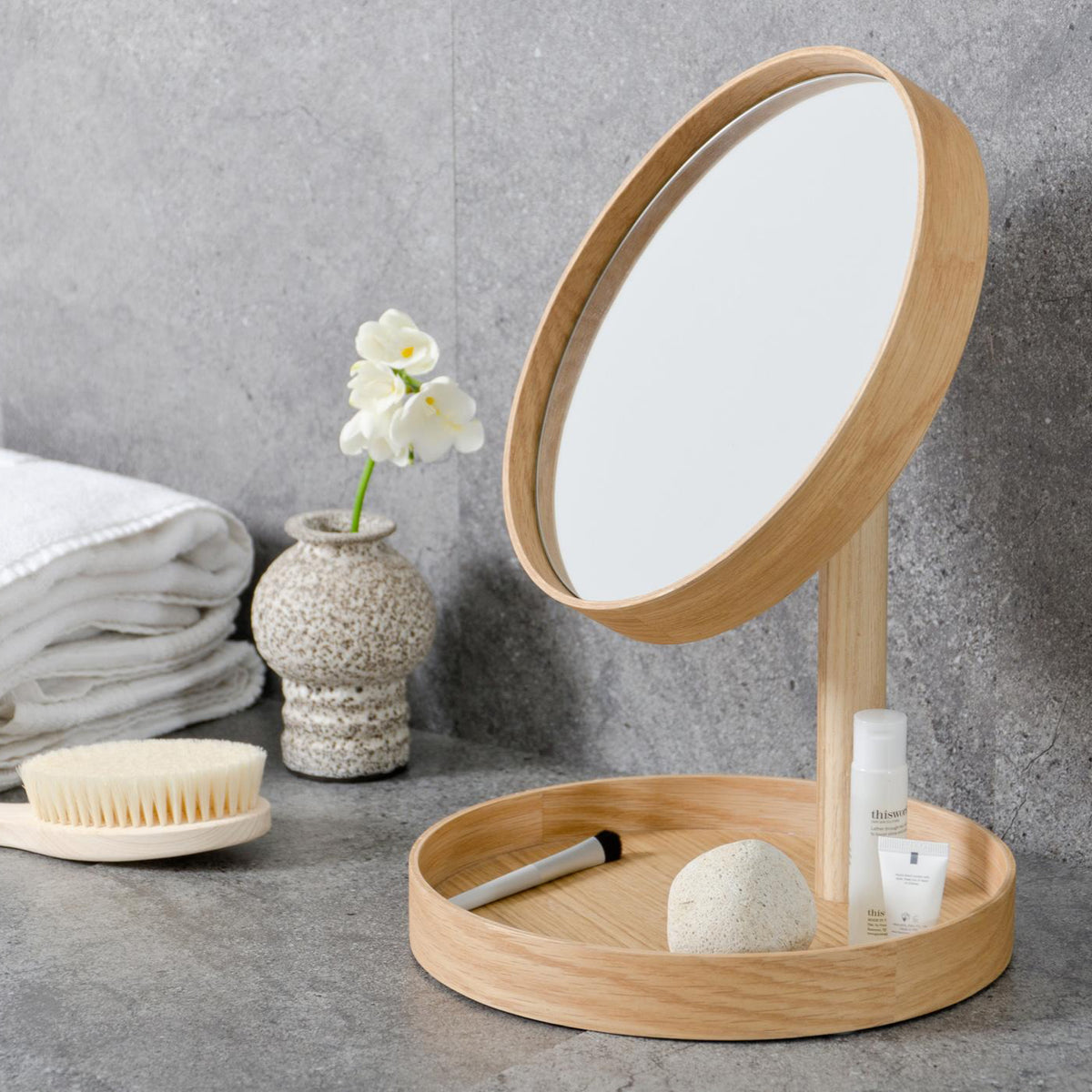 magnify mirror look - oak