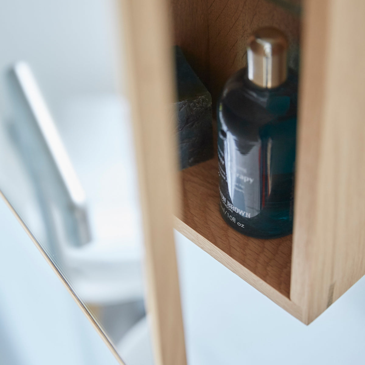 Cabinet 550 'Slimline' oak